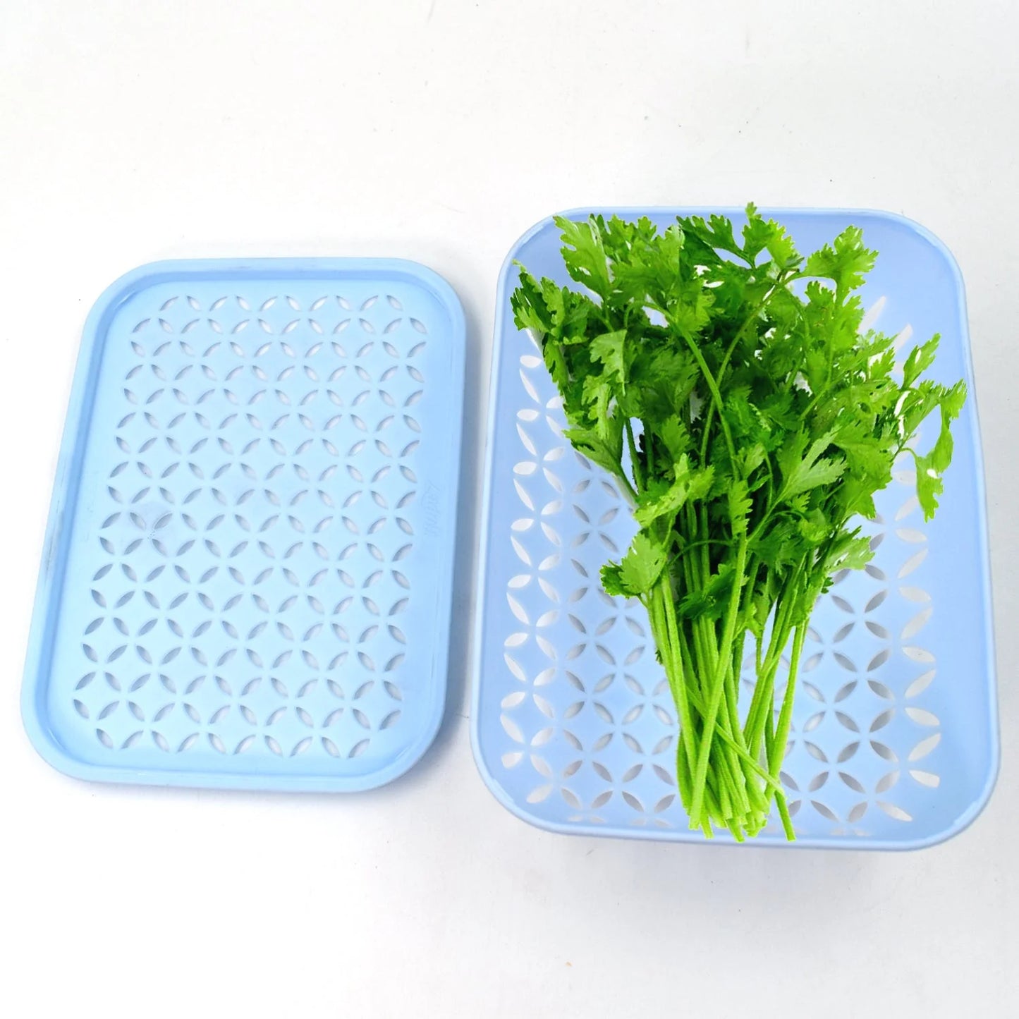 1 Pc Kothmir Basket widely used in all types of household places for holding and storing various kinds of fruits and vegetables etc. PRODUCT CODE (GMG0001030)