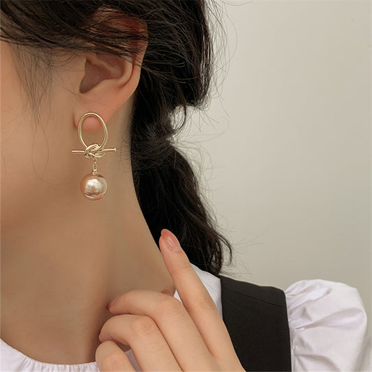 Korean Temperament French Retro Personality Knot Pearl Earrings