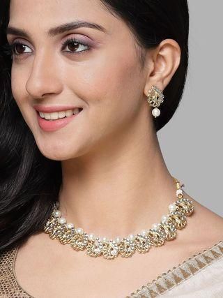 Karatcart Gold Plated Peacock Design Kundan and Pearl Choker Necklace Set for Women PRODUCT CODE (OS0006766)