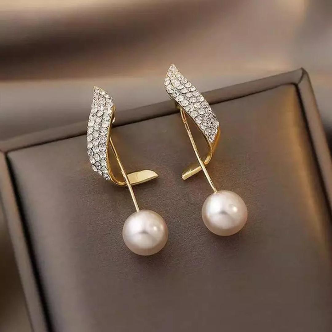 AVR JEWELS Korean Beautiful Pearl Wing Stud Earrings 2 Pcs/Set PRODUCT CODE (OS0006712)