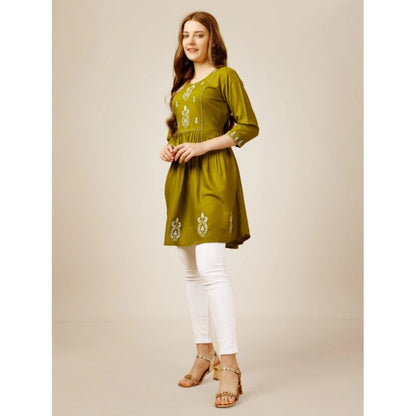 Generic Women's Casual 3-4 th Sleeve Embroidered Rayon Tunic Top (Green)