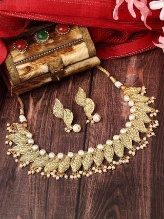 Karatcart Gold Plated Kundan Peal Jewellery Set for Women PRODUCT CODE (OS0006885)