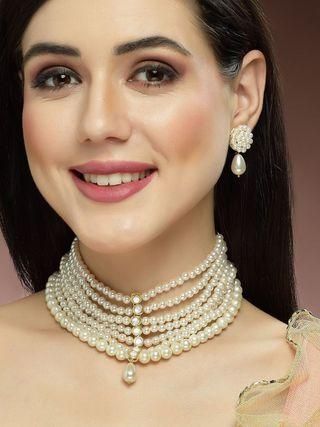 Karatcart Pearl Beaded Kundan Choker Necklace Set for Women PRODUCT CODE (OS0006770)