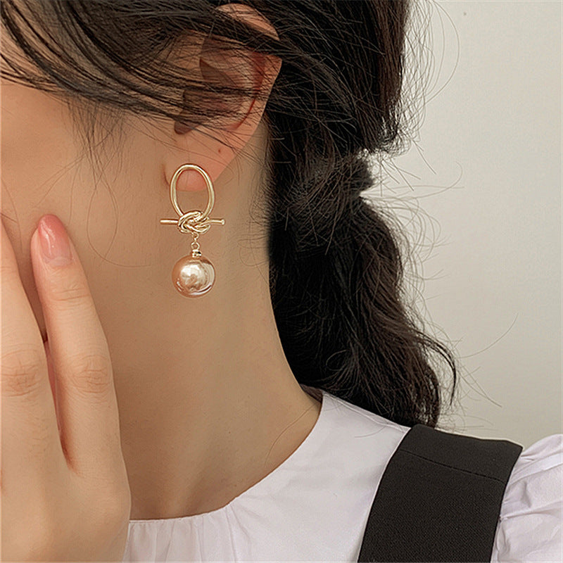 Korean Temperament French Retro Personality Knot Pearl Earrings