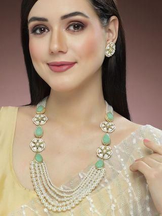 Karatcart Pearl Beaded Light Green Carved Stone Kundan Rani Haar Necklace Set for Women PRODUCT CODE (OS0006771)