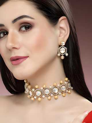 Karatcart Golden Pearl Studded Polki Kundan Choker Necklace Set for Women PRODUCT CODE (OS0006707)